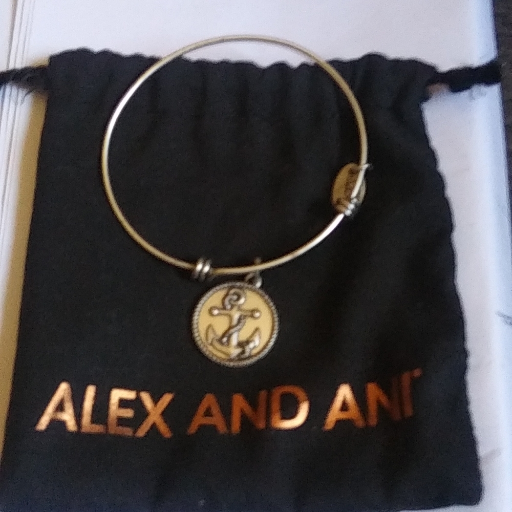 Sterling silver anchor bracelet
